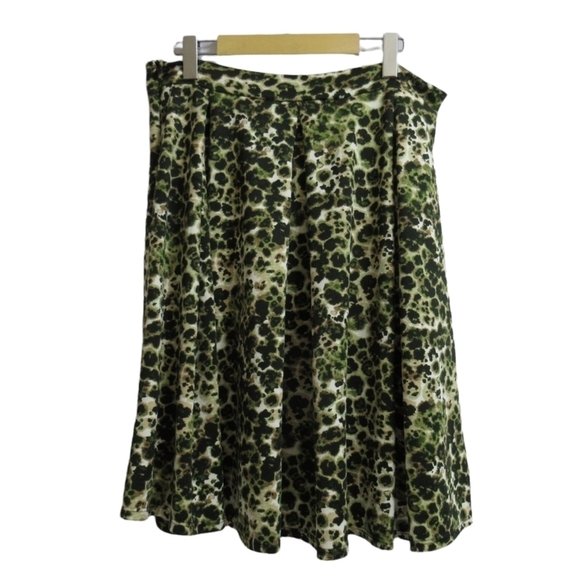 Ashley Stewart Patterned Skirt In A Size 14 - Picture 1 of 8
